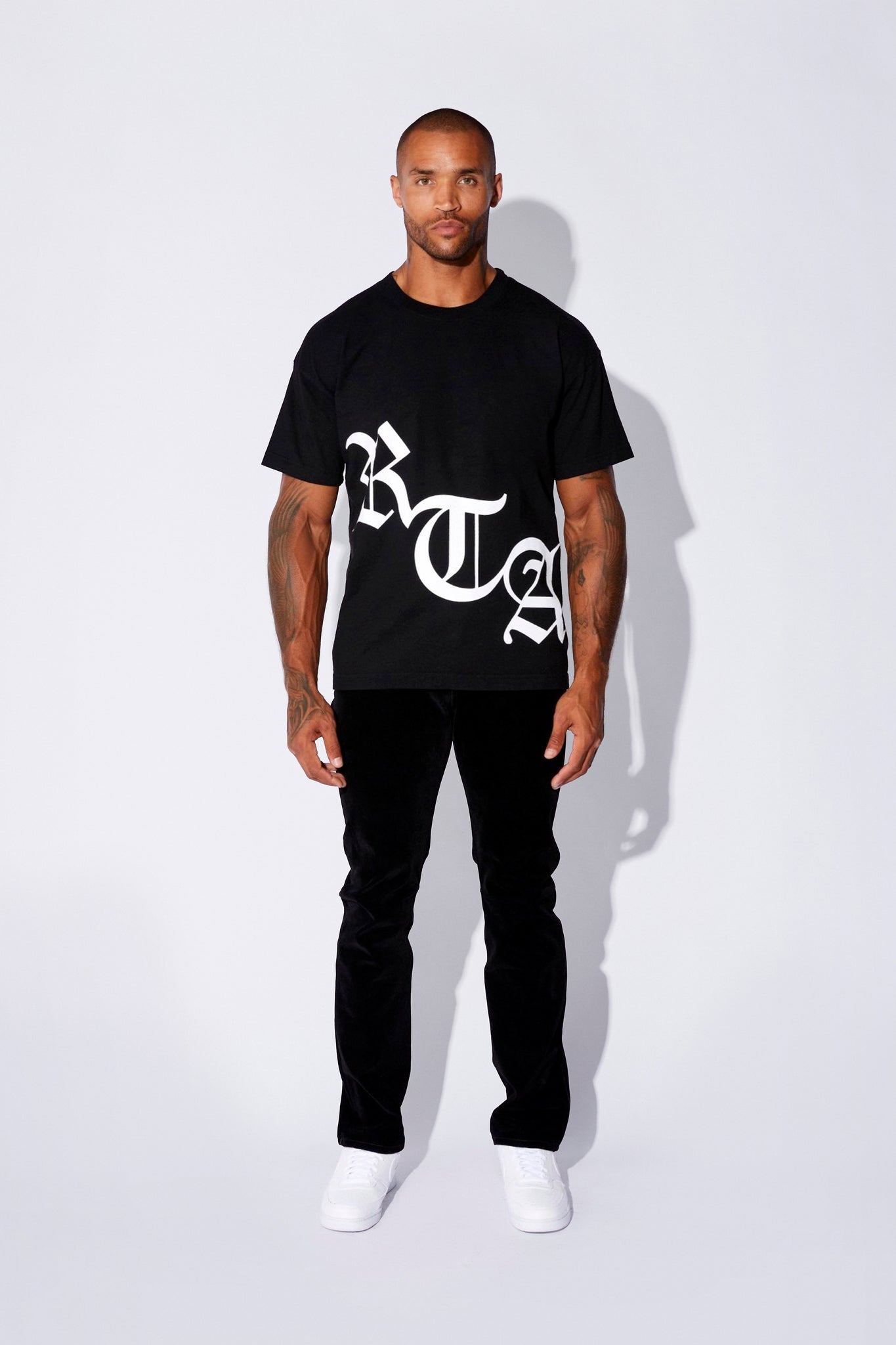Men's Black Old English Short Sleeve Tee | RTA