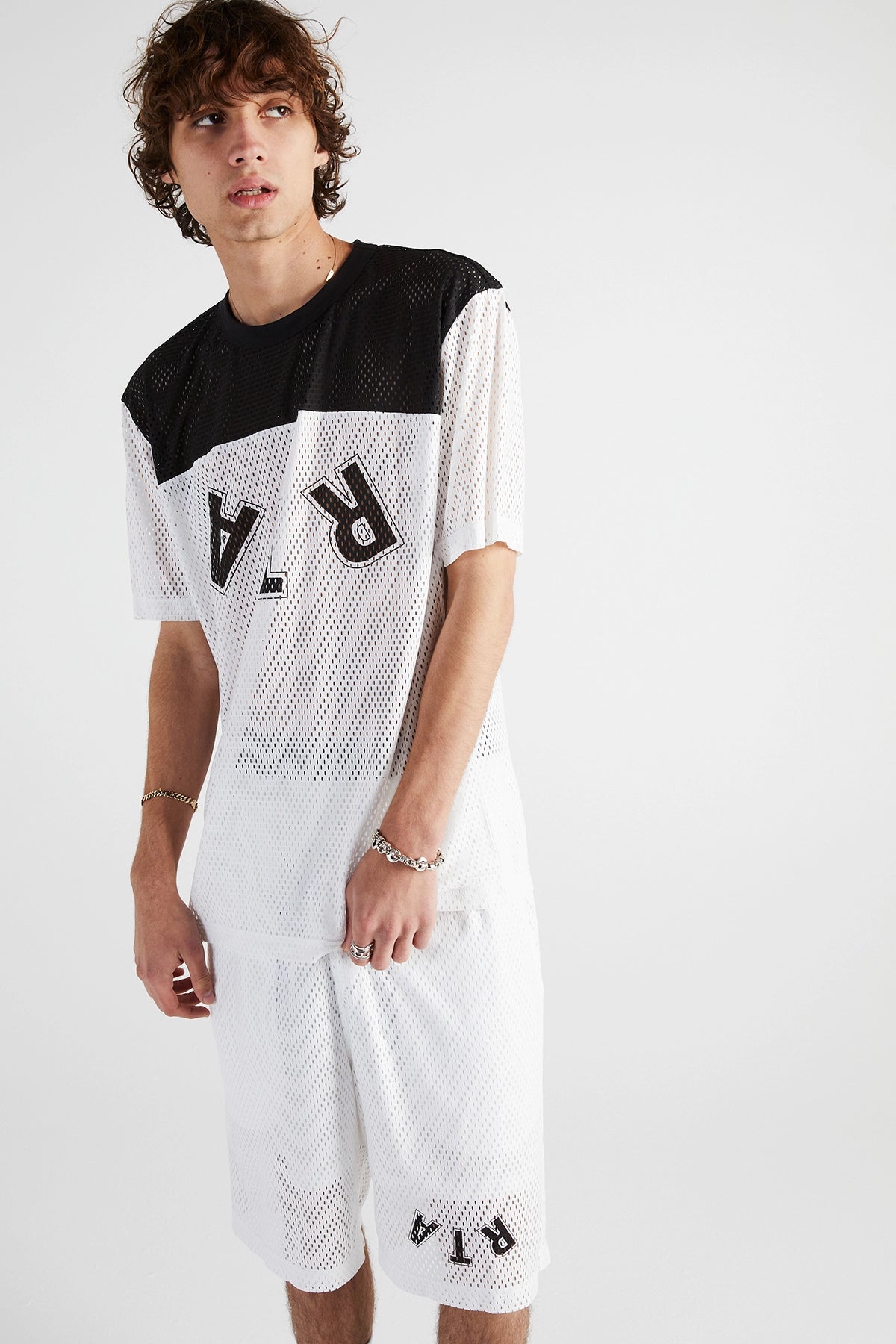 MESH SHORT | WHITE UPSIDE DOWN LOGO