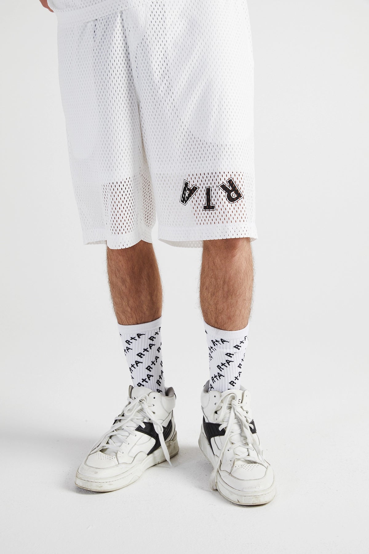 MESH SHORT | WHITE UPSIDE DOWN LOGO
