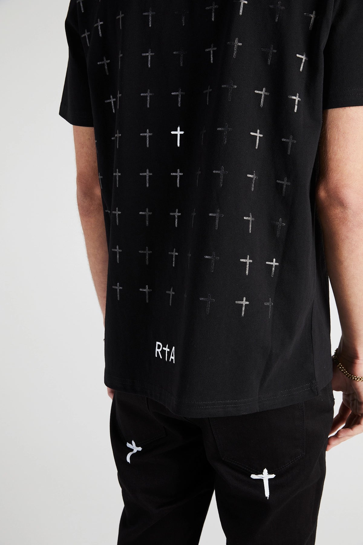 Men's Black RIP Cross T-Shirt | RTA Men's Black RIP Cross T-Shirt | RTA