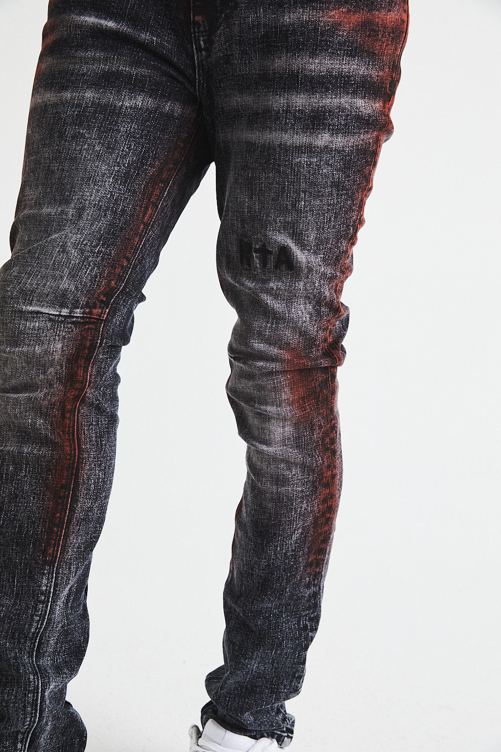 CLAYTON SKINNY JEAN | CHARCOAL ACID WASH RED