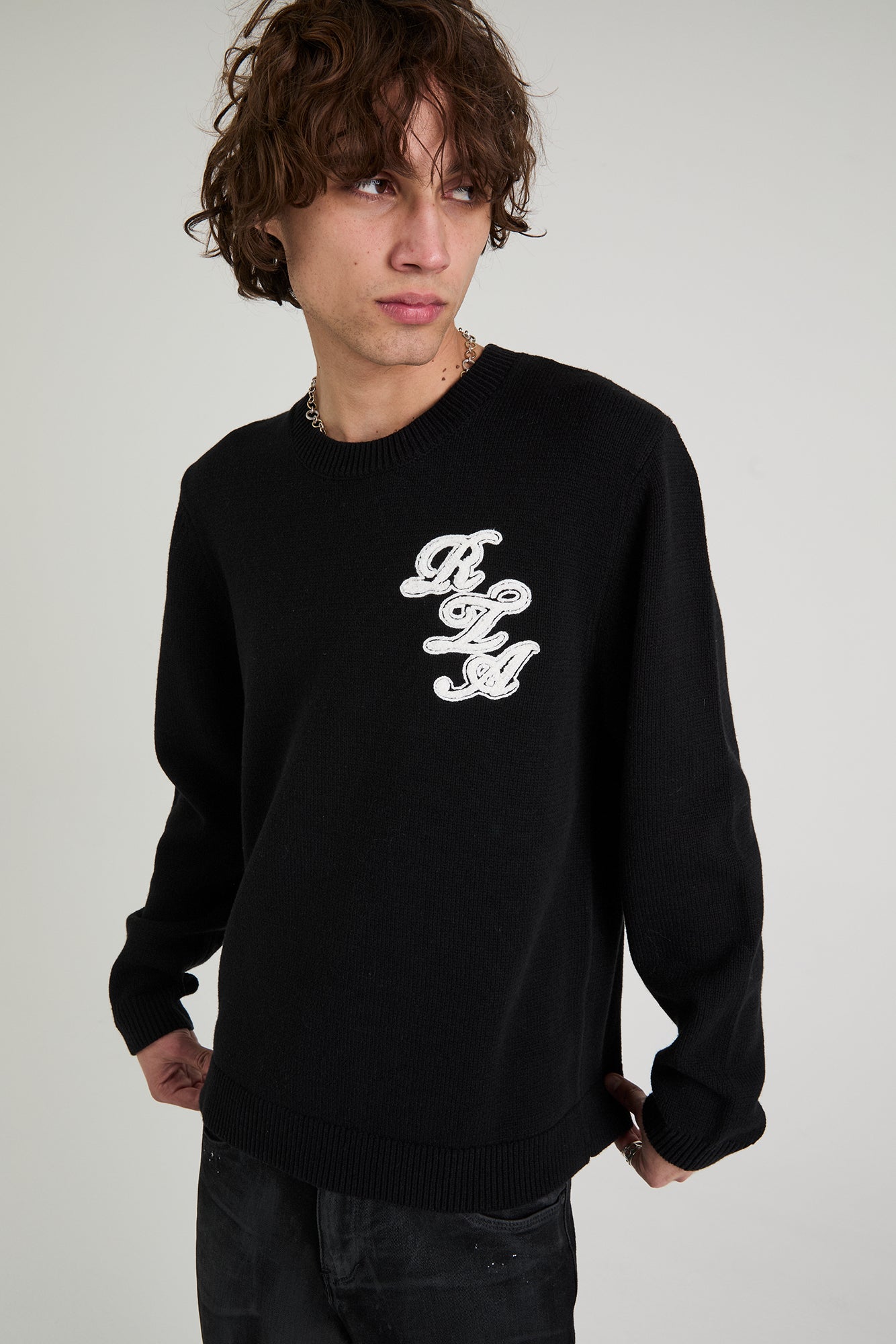 ETHAN SWEATER | BLACK SCRIPT LOGO