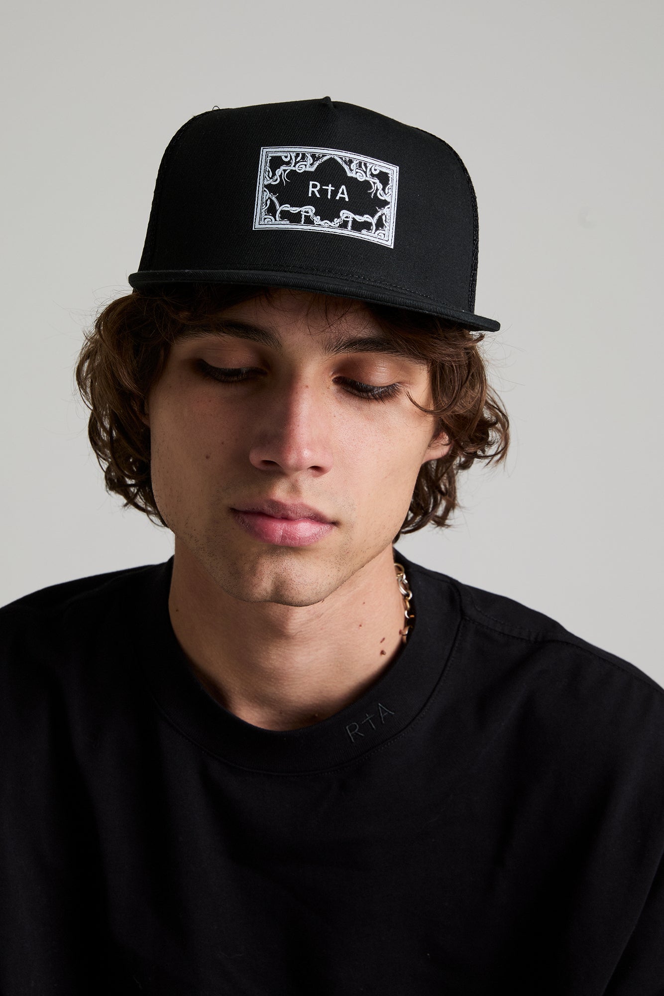 GIDEON TRUCKER HAT | BLACK STAMP LOGO