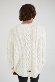 ETHAN | WHITE CABLE KNIT