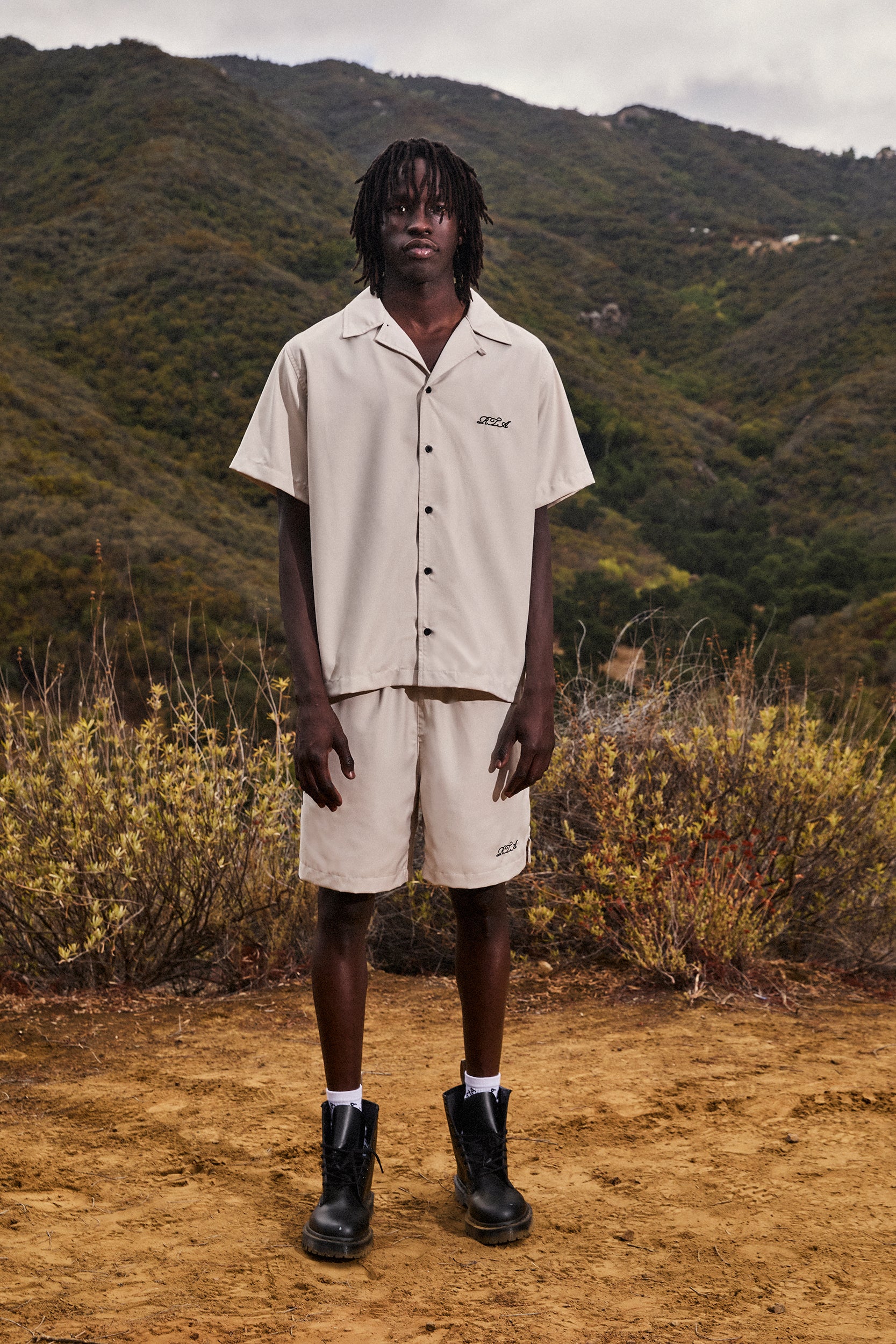 Beige CLYDE Streetwear Shorts - Outdoor Lifestyle Look | RTA