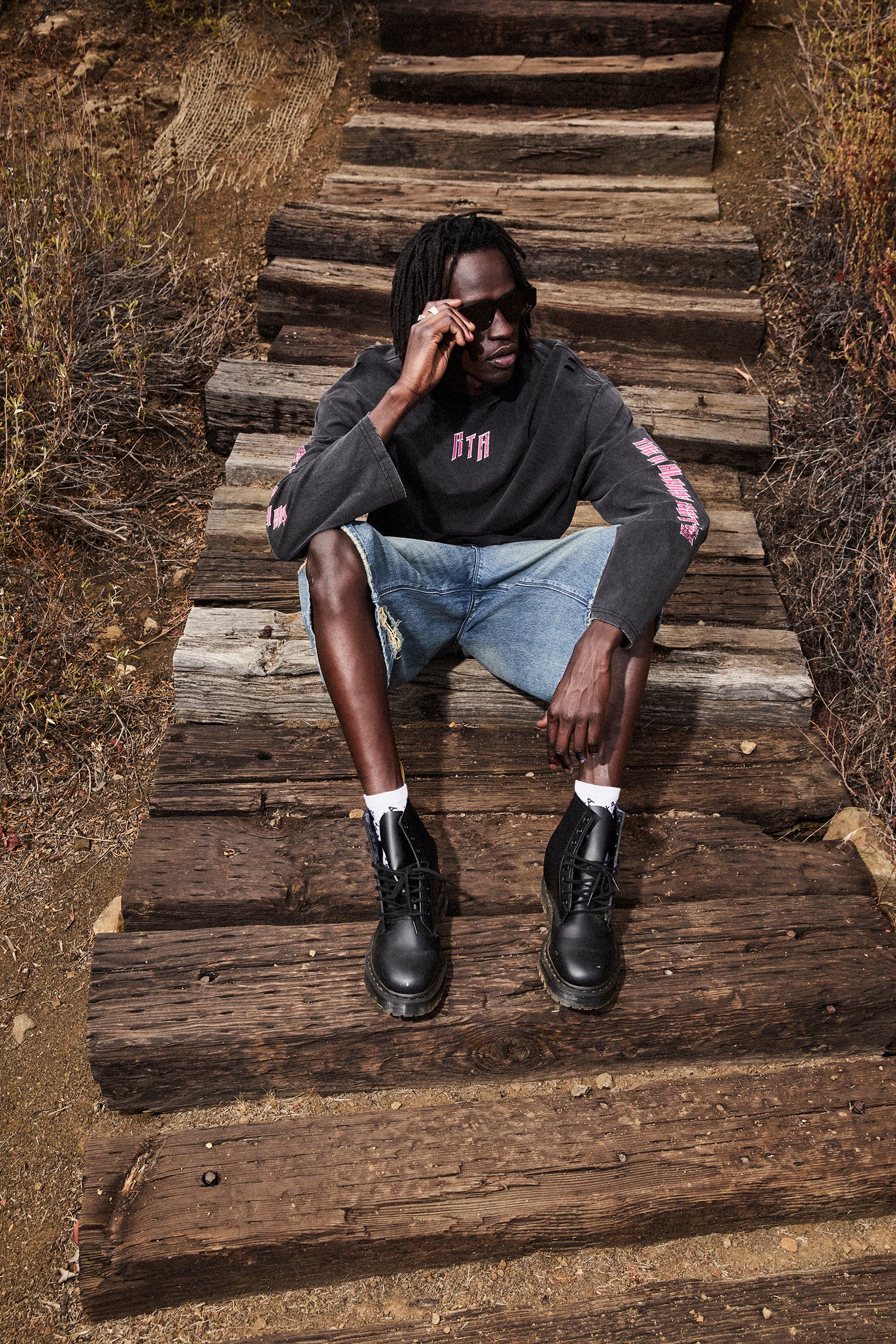 MARCEAU OVERSIZED LONG SLEEVE TEE | BLACK SCENERY