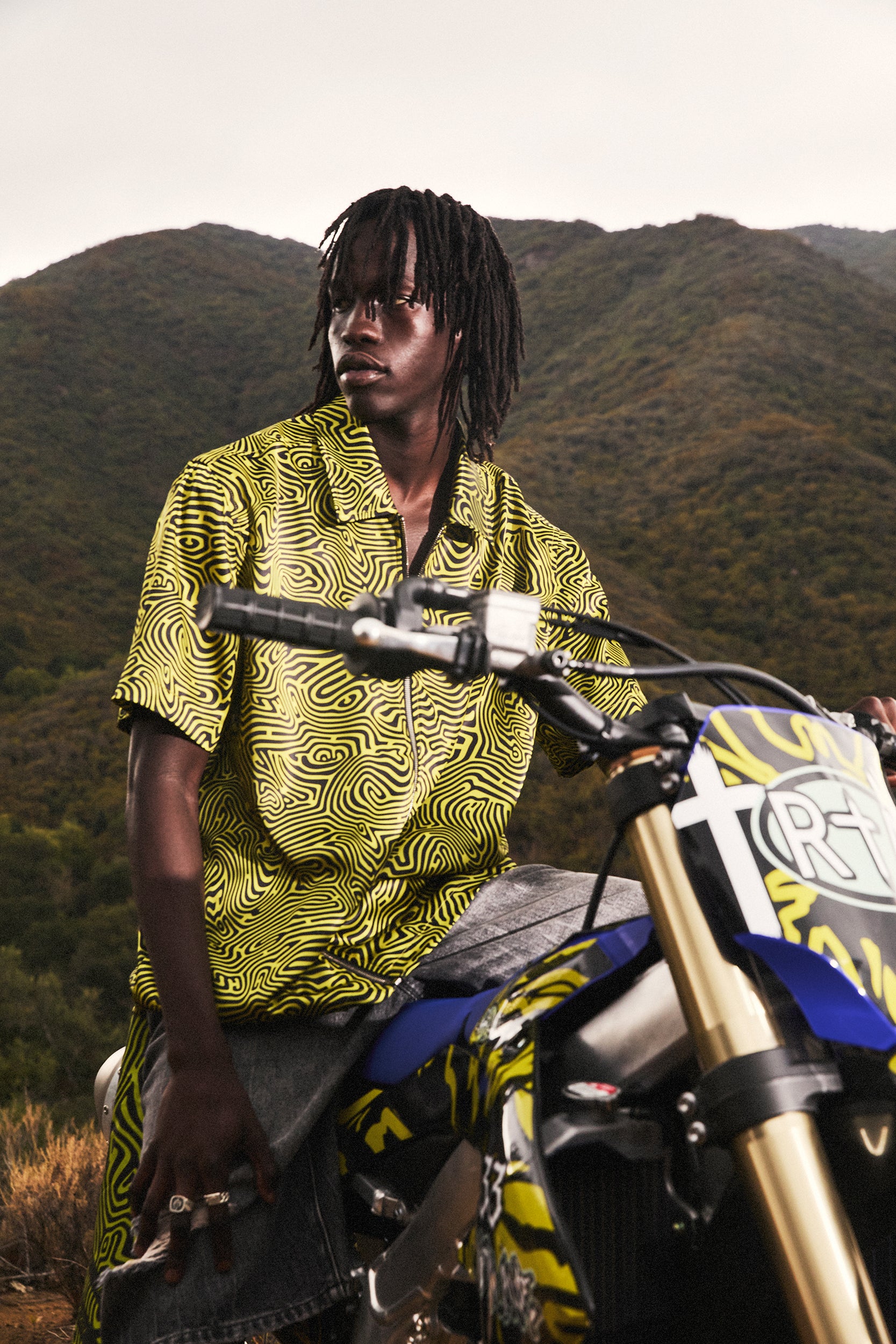 Men's Black Topography Zip Up Shirt | RTA