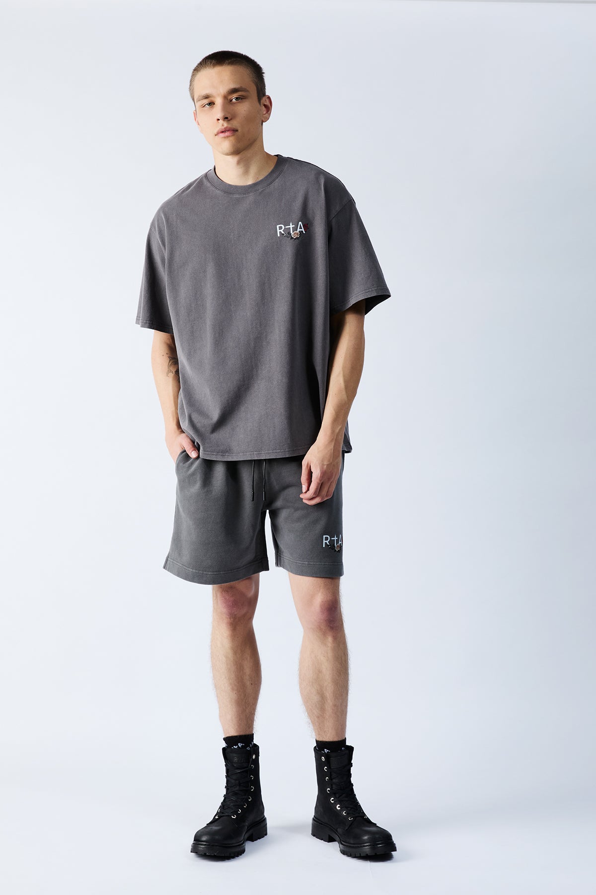 CLYDE ELASTICATED SHORT | VINTAGE BLACK ROSE