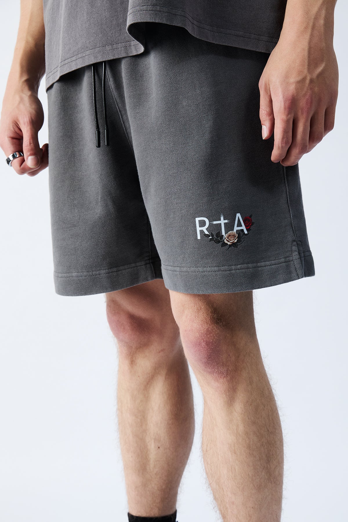 CLYDE ELASTICATED SHORT | VINTAGE BLACK ROSE
