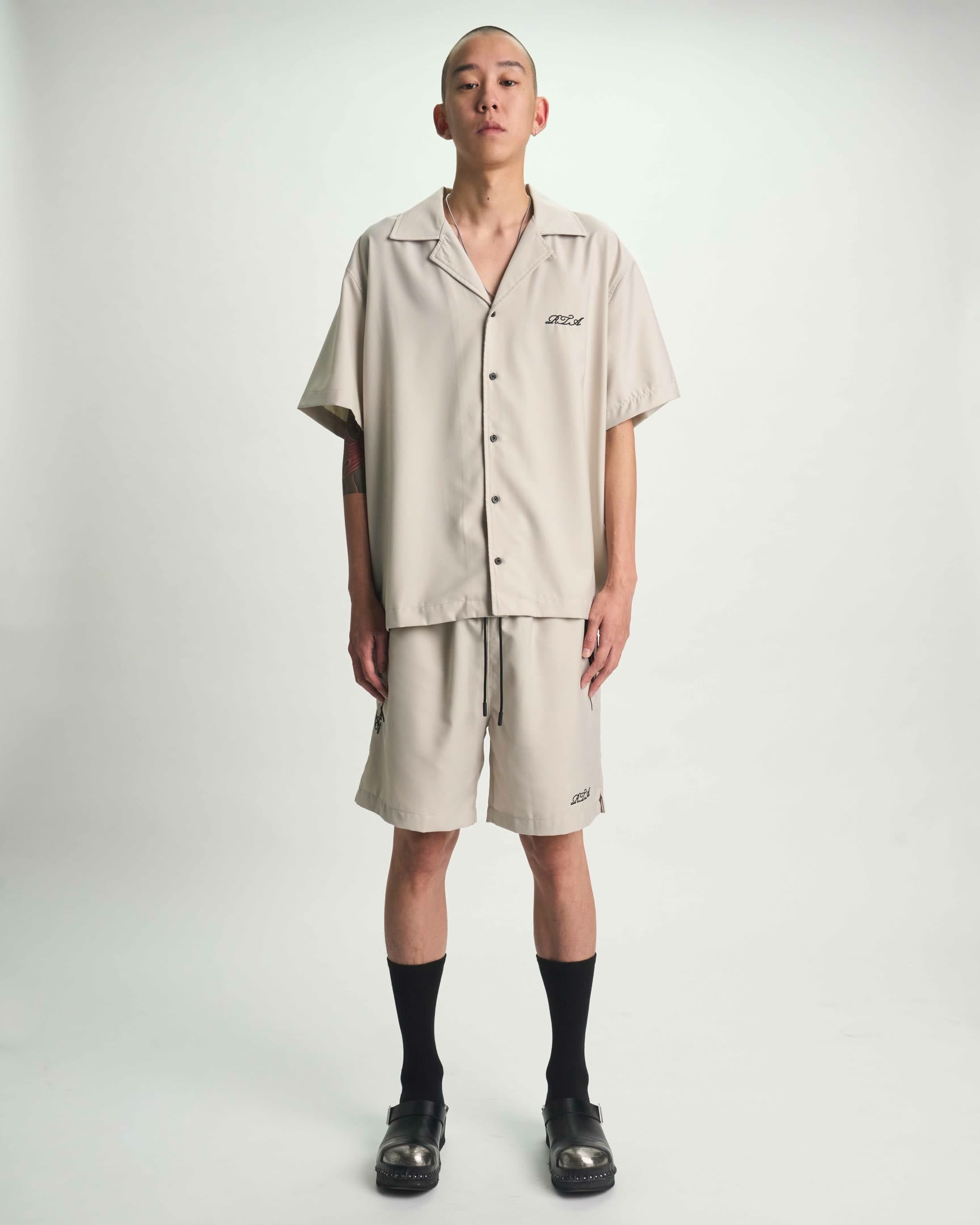 Beige CLYDE Shorts Styling - Complete Streetwear Set Front | RTA