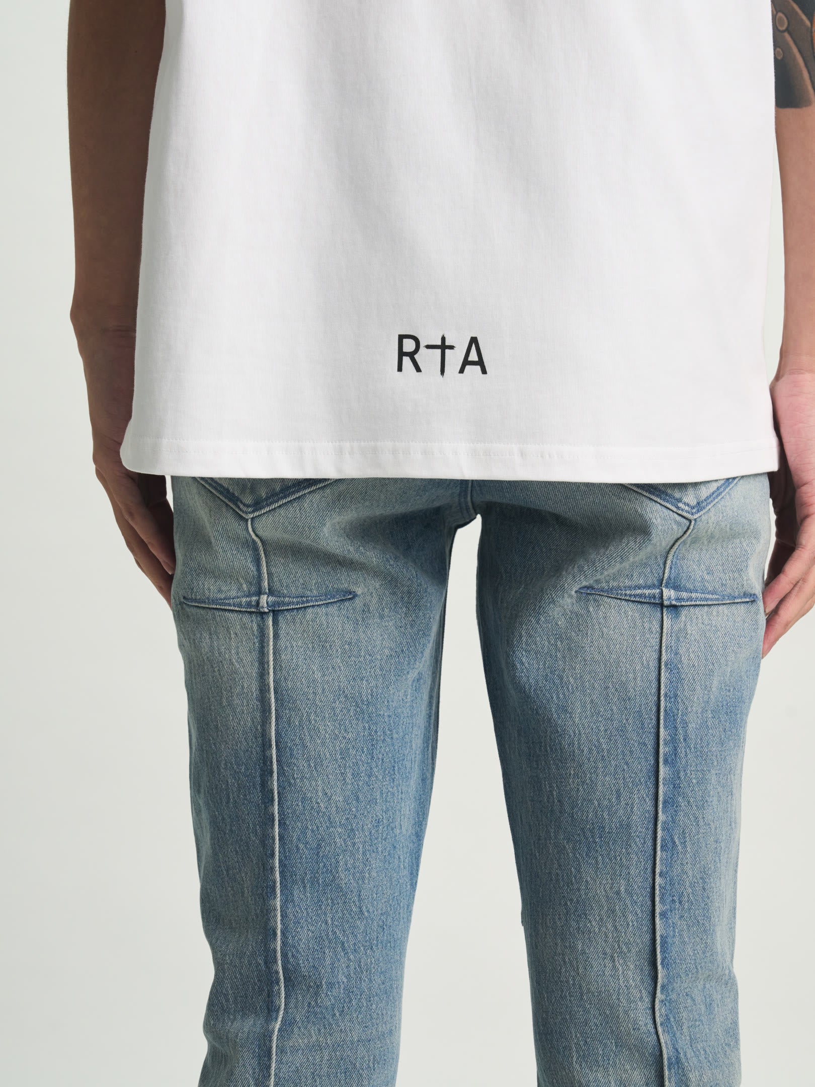 LIAM SHORT SLEEVE TEE | WHITE TOPOGRAPHIC LOGO