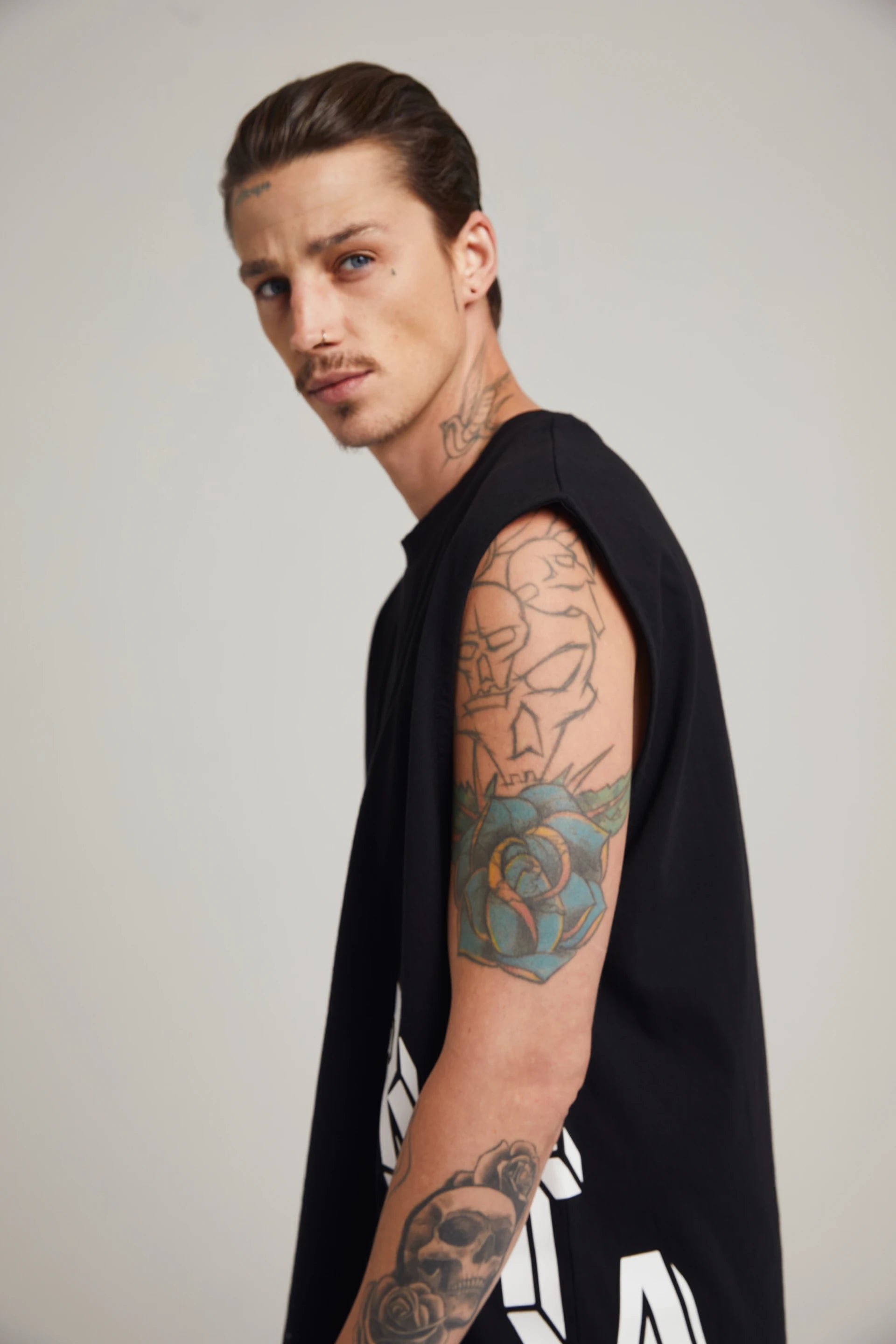 MUSCLE TEE | BLACK COLLEGIATE