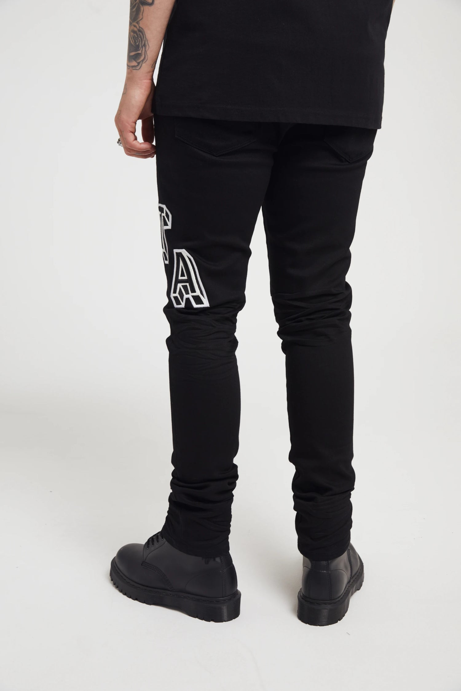 BRYANT SKINNY JEAN | BLACK COLLEGIATE