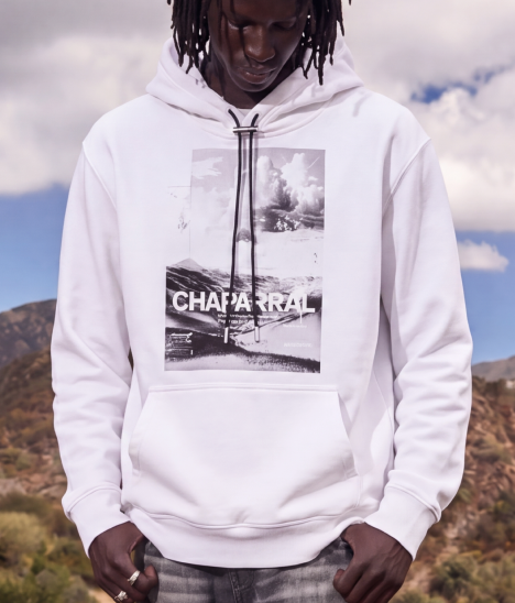 HOODIES & SWEATSHIRTS