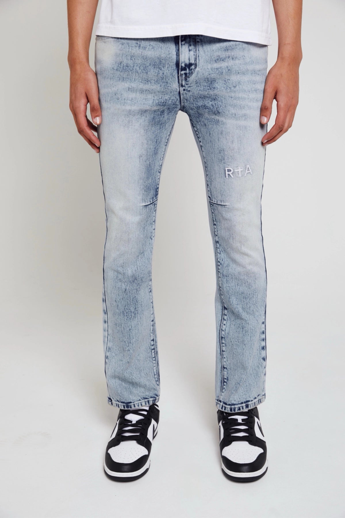 DENIS SKINNY JEAN | DISTRESSED VINTAGE LIGHT BLUE