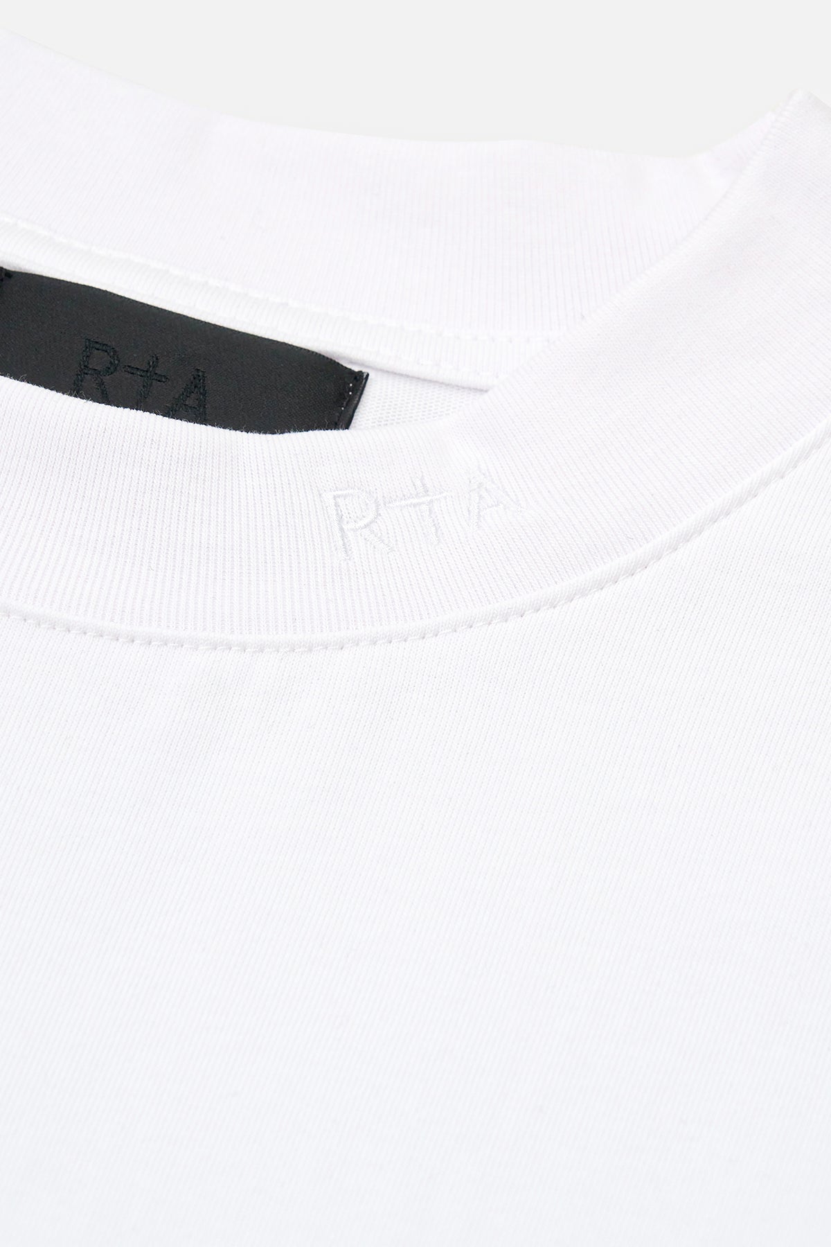 RICO MOCK NECK SHORT SLEEVE TEE | WHITE COLLAR LOGO