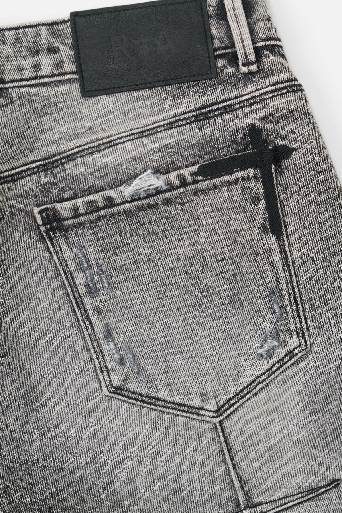 Signature Black Cross Back Pocket Detail | RTA