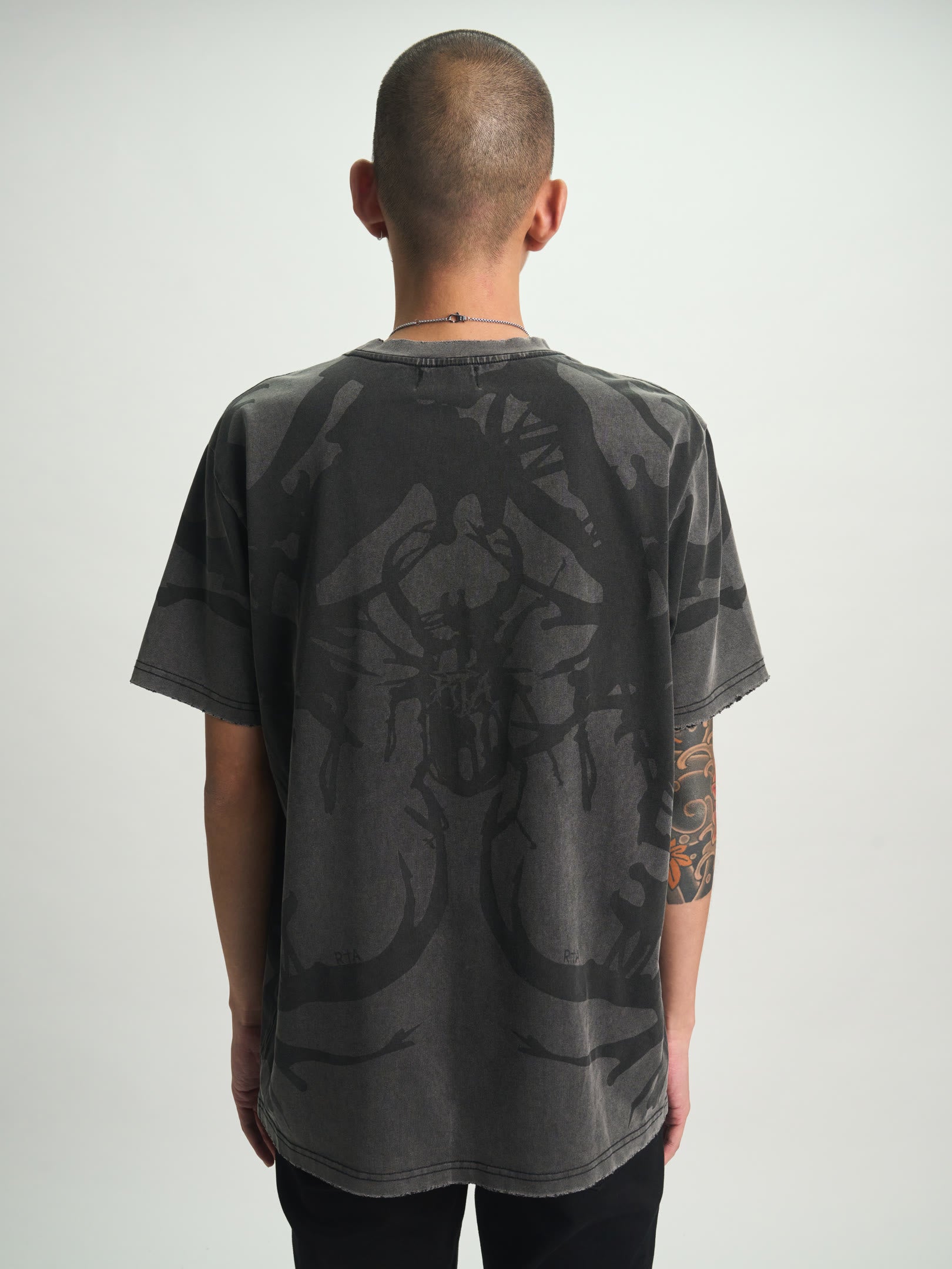 LIAM SHORT SLEEVE TEE | BLACK BEETLE