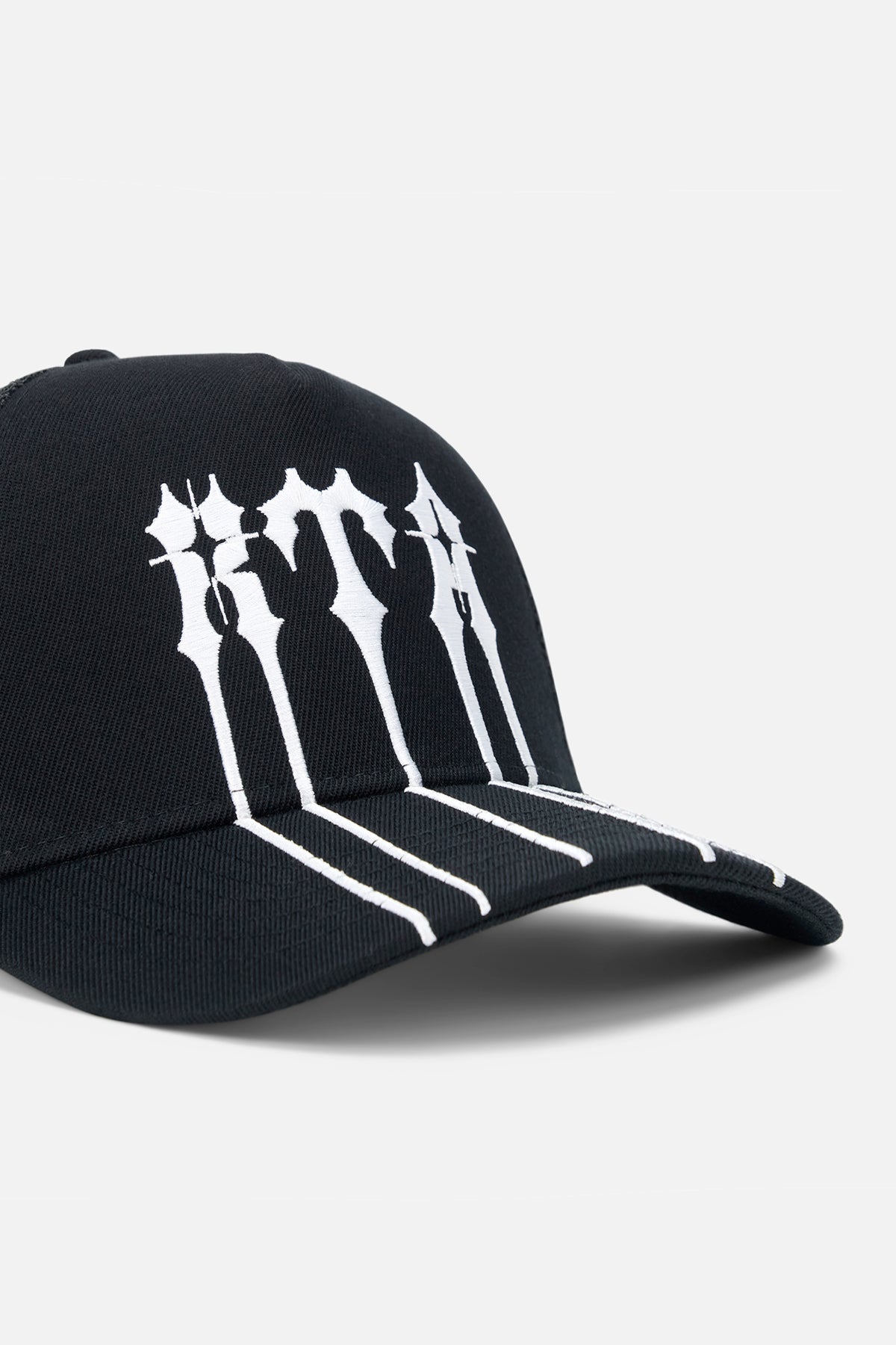 GIDEON TRUCKER HAT | BLACK SPIKED RTA