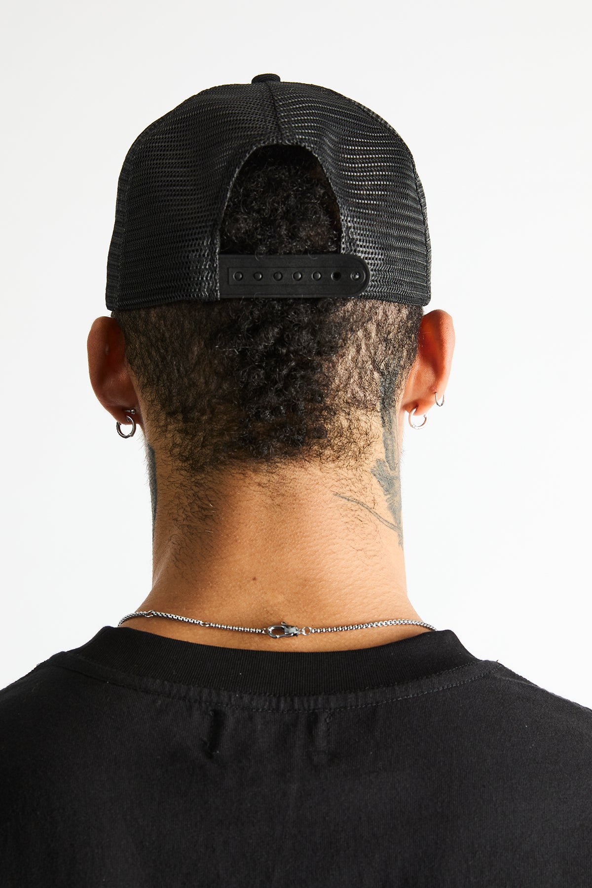 GIDEON TRUCKER HAT | BLACK GLOBE