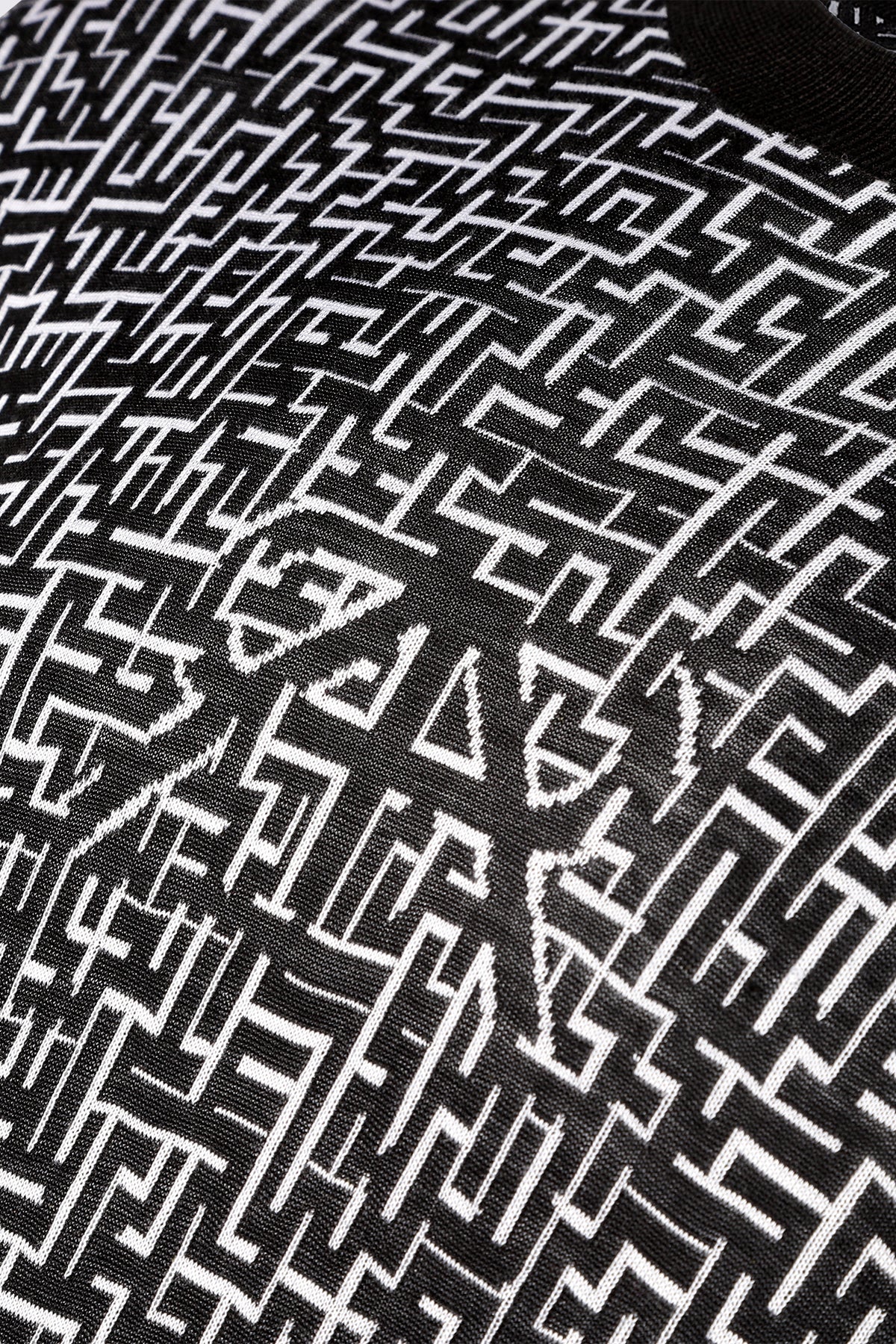 SILK JACQUARD TEE | BLACK LOGO MAZE