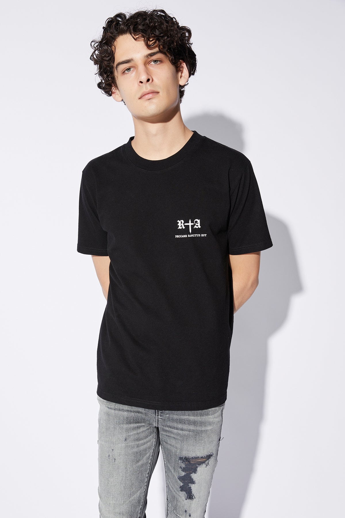 LIAM TEE | BLACK LATIN LOGO