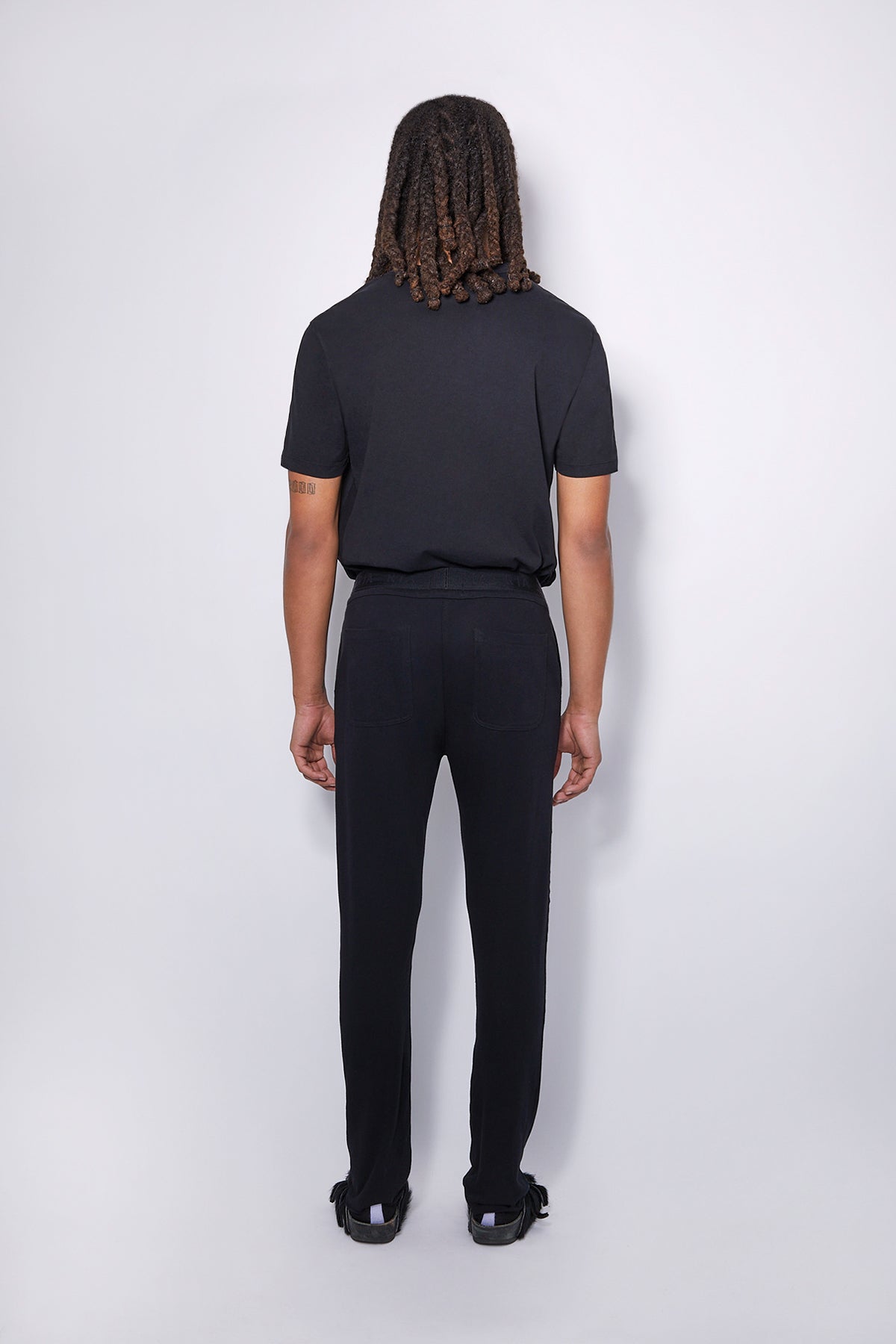 MEN’S BLACK TAPERED PANTS | RTA CLOTHING