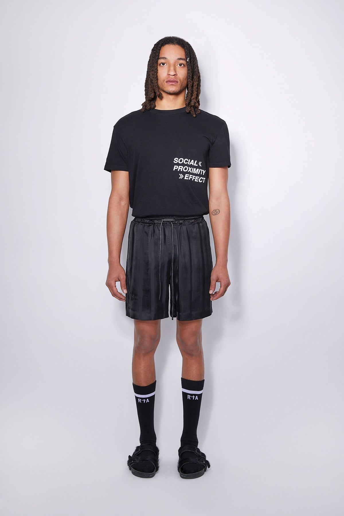 CLYDE SHORT | BLACK STRIPED